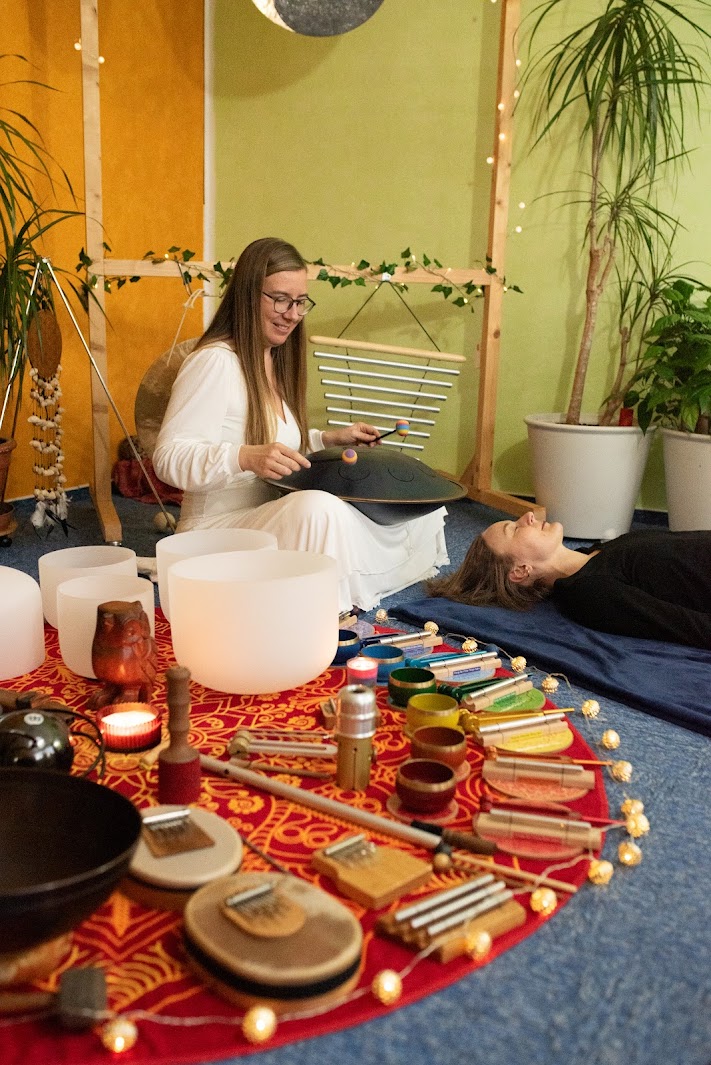 Relaxace během zvukové lázně